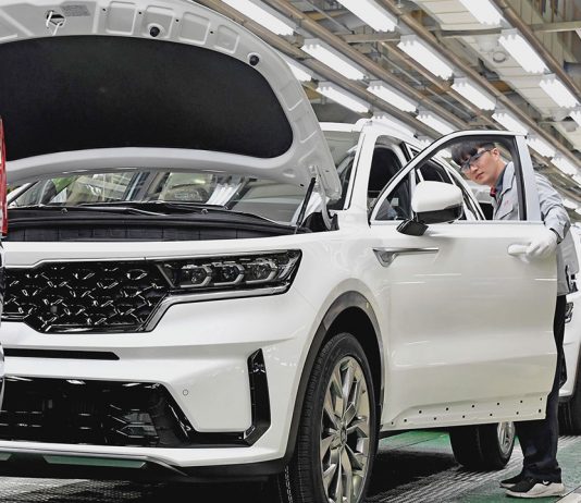 Gyártósoron a vegyes tüzelésű Sorento – Kia Sorento Hybrid hír Kia Sorento Hybrid