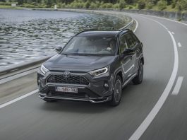 Itt van a Toyota RAV4 Plug-in Hybrid Toyota RAV4 Plug-in Hybrid